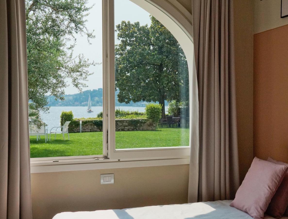 Luxury Lake View Apartments ซาโล ภายนอก รูปภาพ