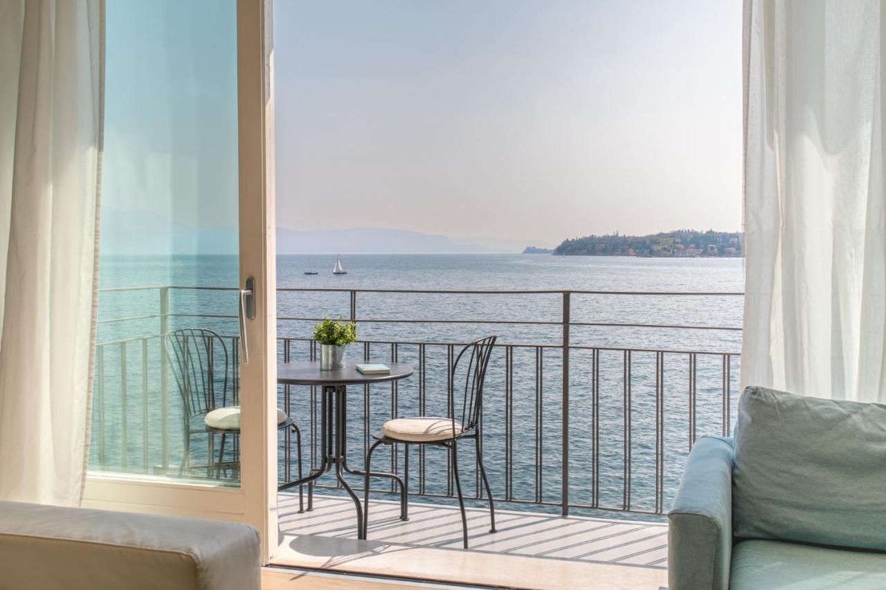 Luxury Lake View Apartments ซาโล ภายนอก รูปภาพ