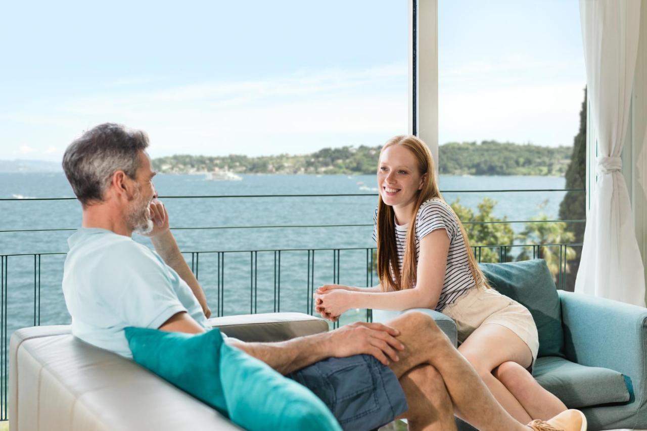 Luxury Lake View Apartments ซาโล ภายนอก รูปภาพ