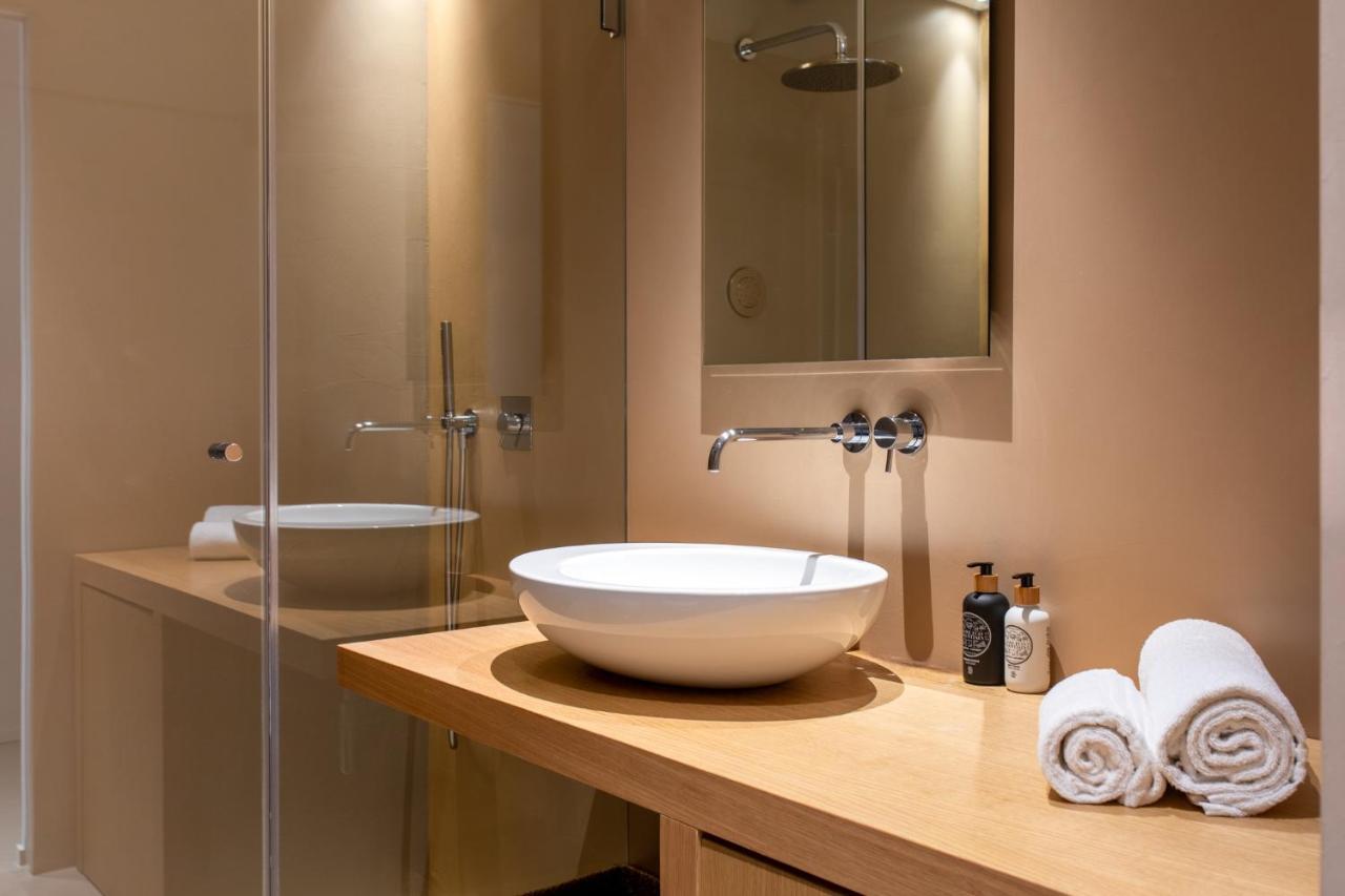 Luxury Lake View Apartments ซาโล ภายนอก รูปภาพ