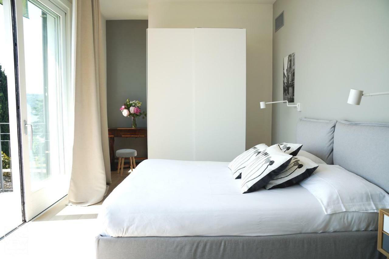 Luxury Lake View Apartments ซาโล ภายนอก รูปภาพ